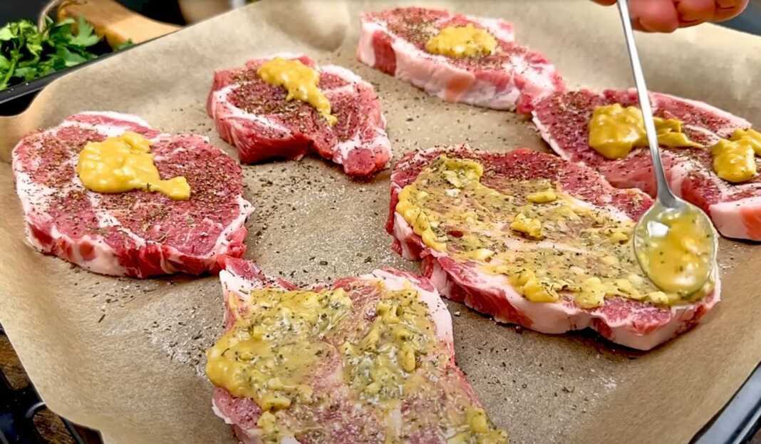 xoitinos lemos me patates1 Φέτες χοιρινού λαιμού με μουστάρδα και πατάτες