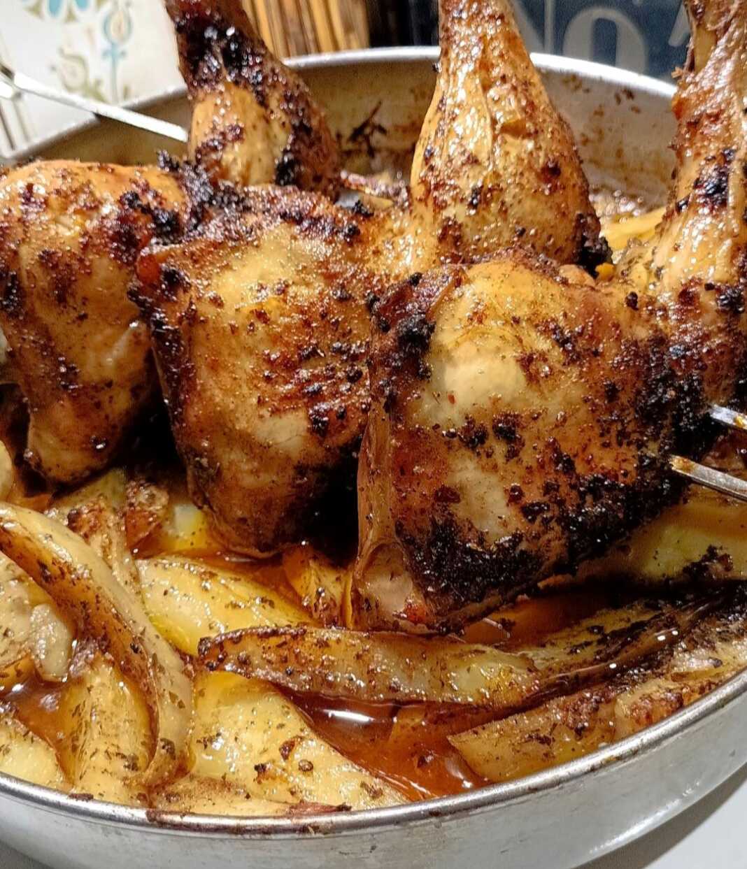 Μπουτάκια κοτόπουλο σούβλας με πατατούλες στο φούρνο