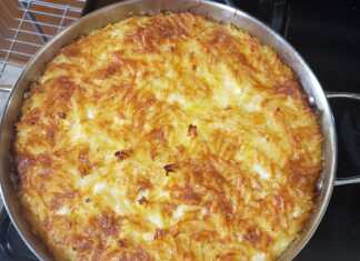 Λαχταριστή μακαρονόπιτα με χρυσαφένια κρούστα και κρεμώδη γέμιση.