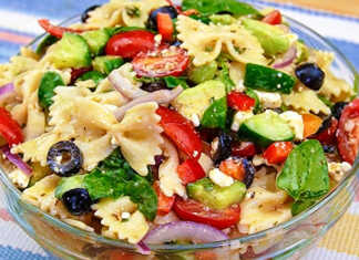 Σαλάτα ζυμαρικών με φέτα και λαχανικά