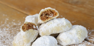 Το Πατούδο δεν είναι ένα συνηθισμένο γλυκό. Συνδέεται άρρηκτα με τις γιορτές Πατούδο