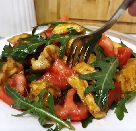 Σαλάτα με Τηγανιτή Μελιτζανα