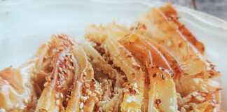 Σιροπιαστή Σουσαμόπιτα