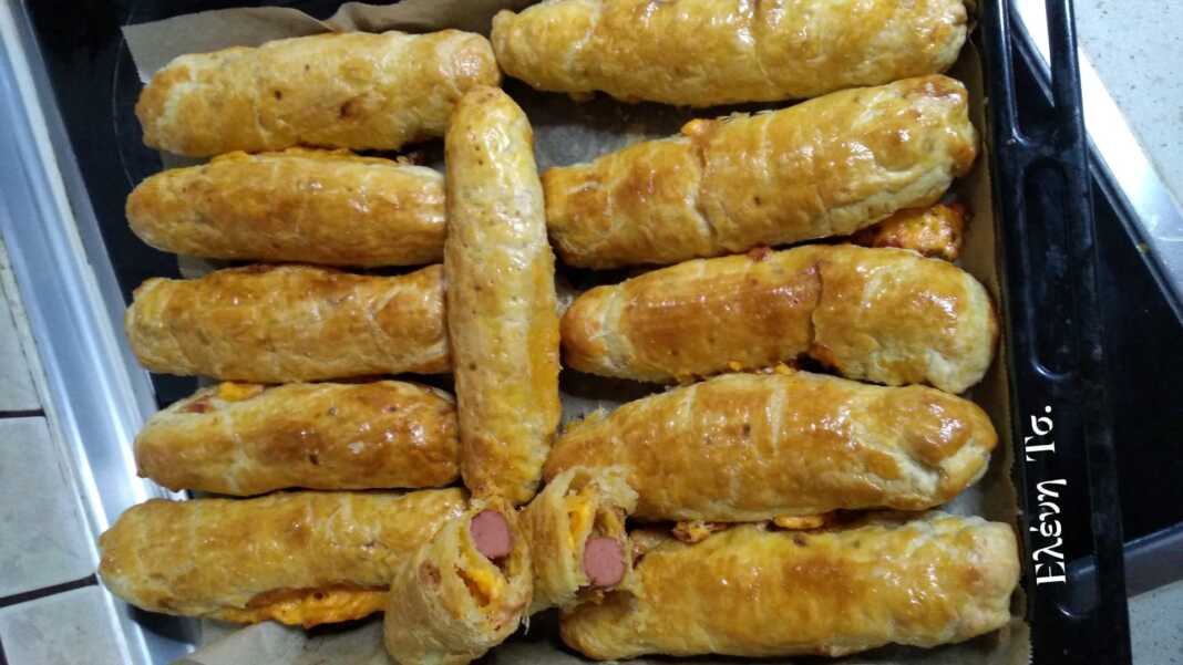 spitikes loukamikopites Σπιτικές λουκανικόπιτες, λαχταριστό αλμυρό σνακ.