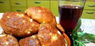 Aπίστευτα μαλακά και νόστιμα τυροπιτάκια Aπίστευτα μαλακά και νόστιμα τυροπιτάκια σε ένα πιατο