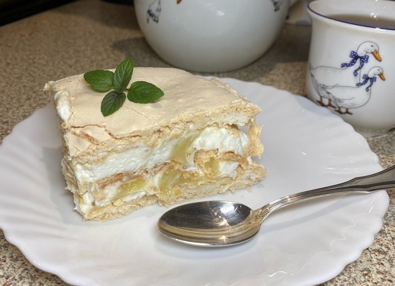 τούρτα μαρέγκας με κρέμα λεμόνι