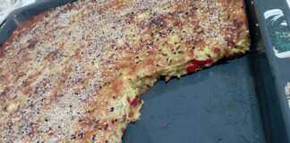 Χρυσαφένια μπατζίνα σε ταψί, έτοιμη για σερβίρισμα.