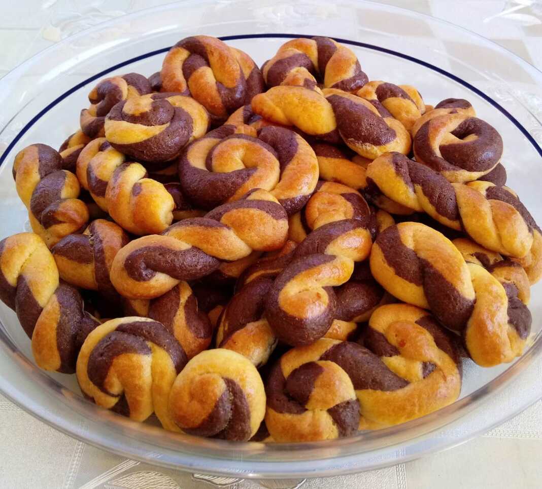 Κουλουράκια δίχρωμα με κακάο