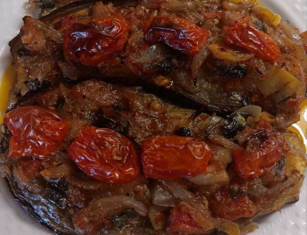 Πιάτο μελιτζάνες Ιμάμ Μπαϊλντί με λαχανικά