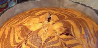 Σπιτικό κέικ ζέβρα με χαρακτηριστικά ασπρόμαυρα σχέδια.