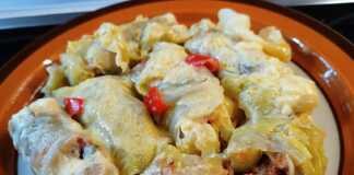 Λαχανοντολμάδες σερβιρισμένοι με λαχταριστό αυγολέμονο.