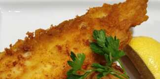 Φωτογραφία με τραγανό τηγανητό μπακαλιάρο