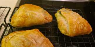 Φύλλο Αέρος – Για Πιτάκια και Πίτες Πιάτο με τραγανά, χρυσαφένια πιτάκια με Φύλλο Αέρος και γέμιση σπανάκι.