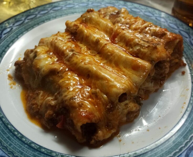 Κανελόνια με Κιμά και Αρωματική Σάλτσα