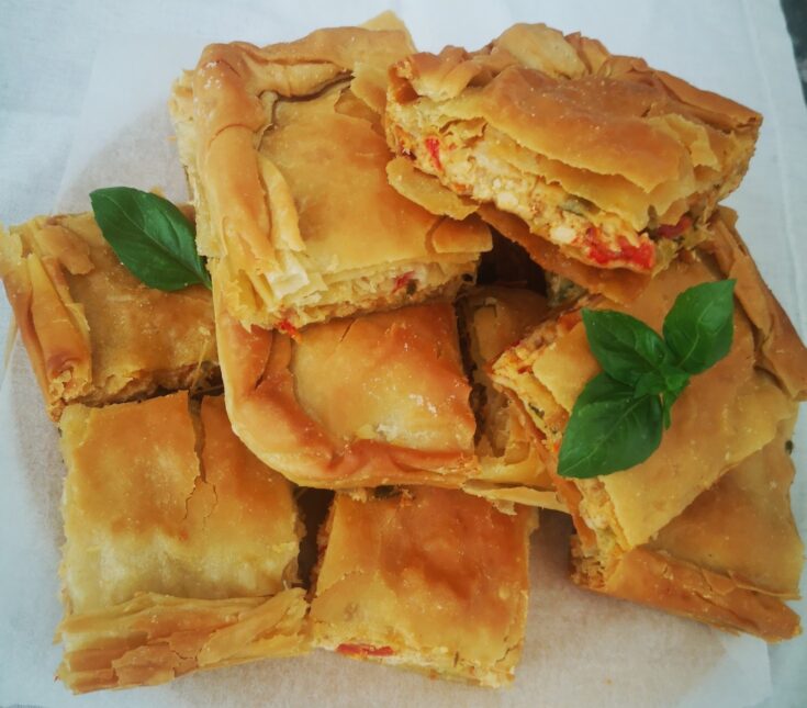 Κιμαδόπιτα με Κιμά Κοτόπουλου και Λαχανικά Εποχής