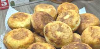 Σπιτικά τυροκεφτεδάκια με χρυσαφένιο χρώμα