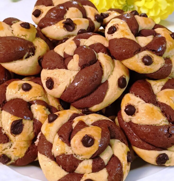 Δίχρωμα Κουλουράκια με Σταγόνες Σοκολάτας