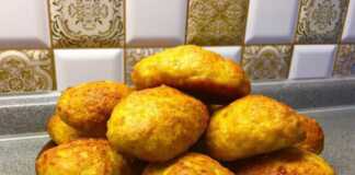 Πιάτο γεμάτο με χρυσαφένιους Κεφτέδες Φούρνου Χωρίς Τηγάνισμα, έτοιμοι να σερβιριστούν