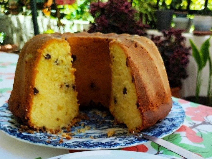 Κέικ με Γιαούρτι και Σταγόνες Σοκολάτας