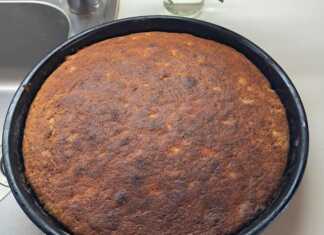 Αφράτο σοκολατένιο κέικ με μπανάνες, στο ταψί