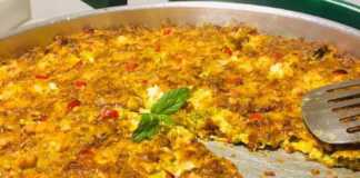 Κολοκυθόπιτα χωρίς φύλλο: Η Πιο Εύκολη και Αφράτη Πίτα! Κολοκυθόπιτα χωρίς φύλλο, φρεσκοψημένη σε ταψι, με χρυσαφένια κρούστα.