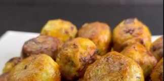 Κοτοκεφτέδες με κολοκυθάκια είναι πραγματικά οι πιο ζουμεροί και νόστιμοι Πιάτο με χρυσαφένιους κοτοκεφτέδες με κολοκυθάκια, γαρνιρισμένους με φρέσκο μαϊντανό ή σος, έτοιμους για σερβίρισμα.