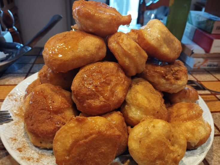 Λουκουμάδες με  Μέλι και κανέλα