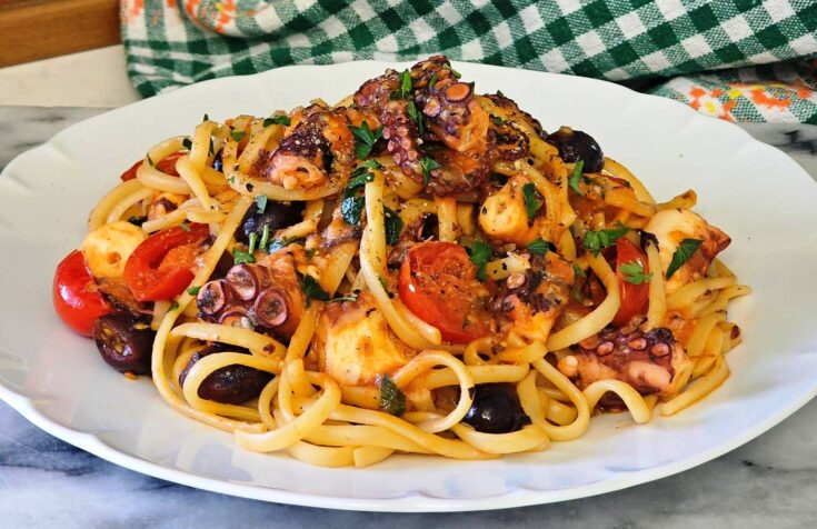 Μακαρονάδα με Χταπόδι