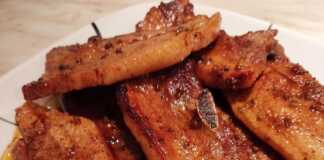 Πανσέτες Κρασάτες: Το πιο ζουμερό και νόστιμο κρέας στο τηγάνι! Πιάτο με χρυσαφένιες, ζουμερές Πανσέτες Κρασάτες, με ελαφρά καμένη επιφάνεια.