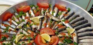 Σαρδέλες Ψητές Το ταψί με τη Σαρδέλα Ψητή, λαχταριστή και χρυσαφένια, πριν μπει στο φούρνο