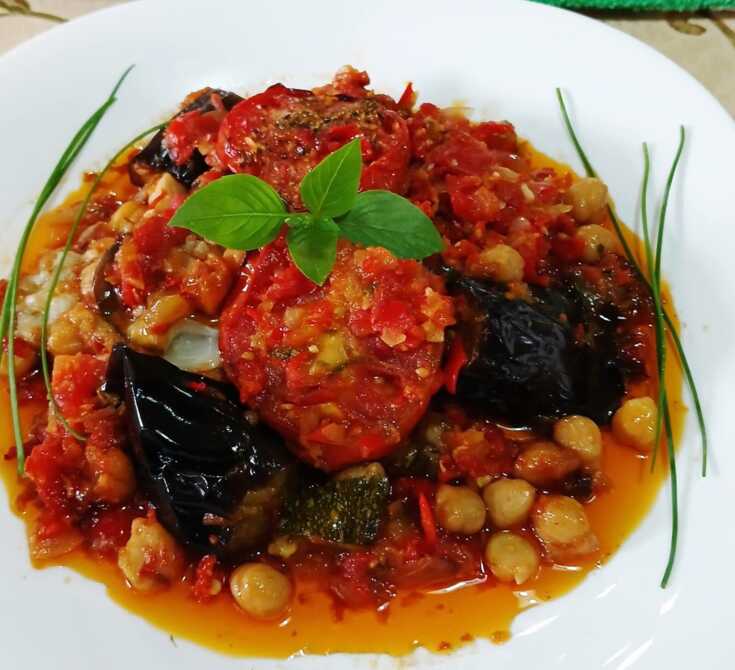 Μελιτζάνες με ρεβίθια