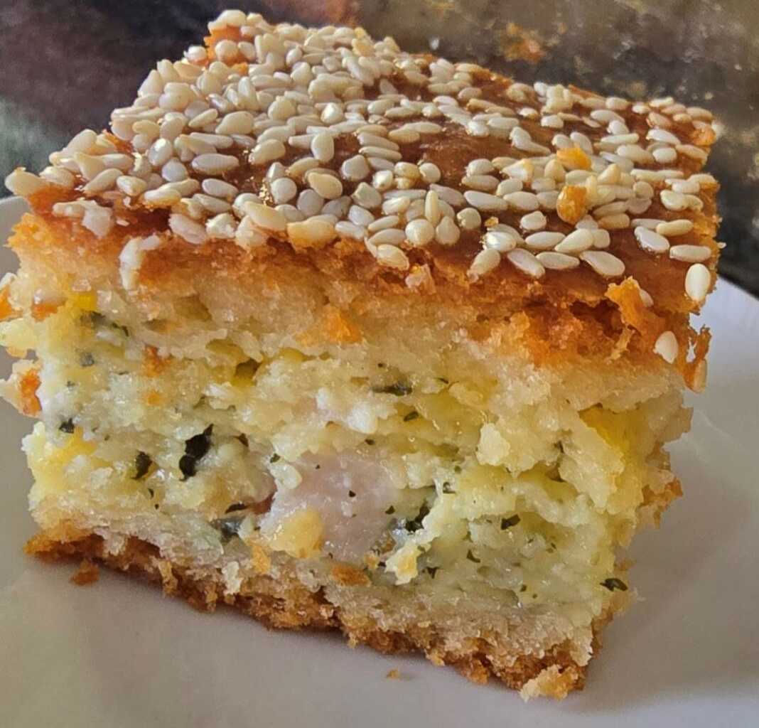 Τυρόπιτα με γαλοπούλα και χαλούμι 