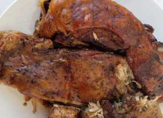 Γουρουνοπούλα στην λαδόκολλα: Η παραδοσιακή συνταγή για τέλειο αποτέλεσμα!