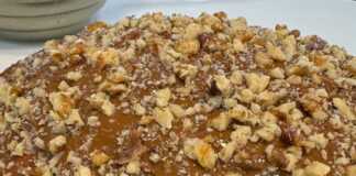 Κέικ με καρύδια και ζαχαρούχο γάλα: Η πιο εύκολη και αφράτη συνταγή!