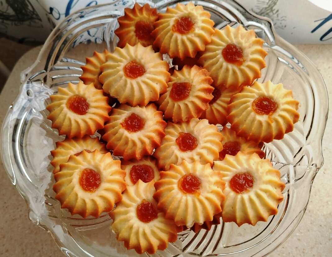 κουλουράκια βουτύρου με μαρμελάδα