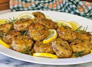 Μοσχαρίσια μπιφτέκια με πατάτα και λεμονάτη σάλτσα: Ένα πιάτο για να τρελάνεις κόσμο! Μια πιατέλα με ζουμερά μοσχαρίσια μπιφτέκια με λεμόνι, περιχυμένα με την πλούσια σάλτσα τους