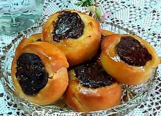 Ροξάκια με καρύδια Μια κοντινή φωτογραφία από ροξάκια με καρύδια, ψημένα και περιχυμένα με σιρόπι.