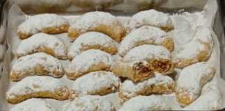 Παραδοσιακά σκαλτσούνια: Η πιο εύκολη συνταγή για γεμιστά κουλουράκια!