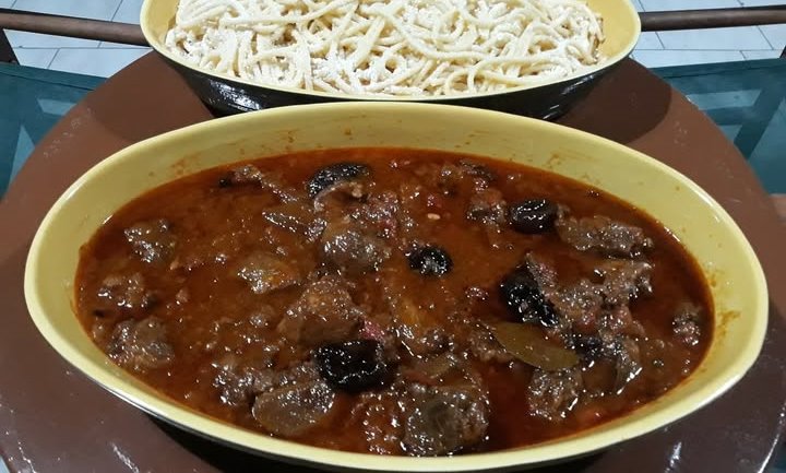 agriogourouno makaronada Αγριογούρουνο με Μακαρόνια