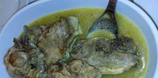 Αρνάκι Ριγανάτο σερβιρισμένο με πατάτες τηγανιτές και λεμονάτη σάλτσα