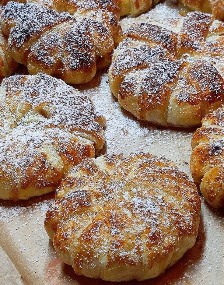 Γλυκό  με Μήλα και Σφολιάτα στο Air Fryer