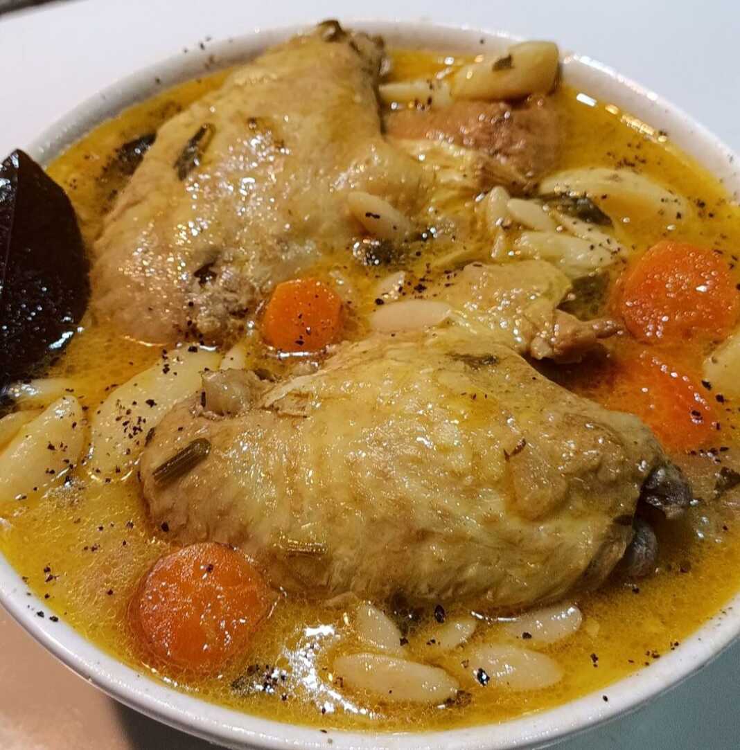 kotospupa_pop κοτόσουπα αυγολέμονο, σούπα κοτόπουλο, κριθαράκι, ελληνική κουζίνα, ζεστή σούπα