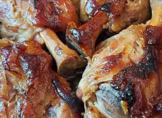 Χοιρινά Κότσια σε Γάστρα: Η μυστική συνταγή που λιώνει στο στόμα! Χοιρινά κότσια σε γάστρα με λαχανικά, έτοιμα για ψήσιμο με τη μαρινάδα της μπύρας