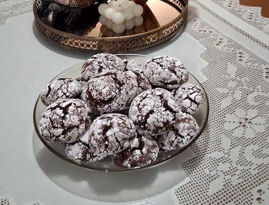 Κρακελέ Μπισκότα με Άχνη: Η πιο Εύκολη Συνταγή για Αφράτα και Σοκολατένια Μπισκότα!