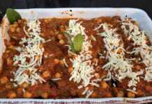 μελιτζάνα με ρεβίθια και τυρί στο φούρνο