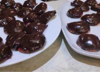 μπισκότου, που δείχνει τη στρώση μαρμελάδας πορτοκάλι.