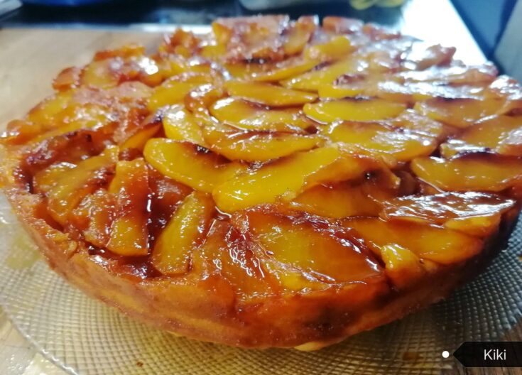 Ανάποδη Τάρτα με Καραμελωμένα Νεκταρίνια