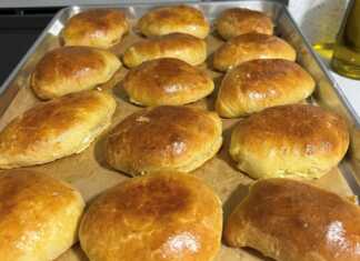 Αφράτα τυροπιτάκια κουρού σε ταψί