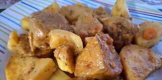 Χοιρινό με μουστάρδα και μέλι σε κατσαρόλα, με πατάτες και καρότα σε πλούσια σάλτσα