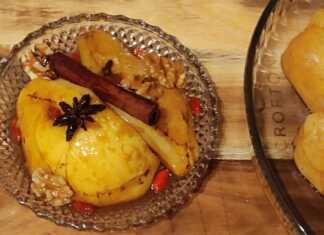 Ζεστά ψητά κομμάτια κυδωνιού με καρύδια, γλυκάνισο και πλούσια σάλτσα με κρέμα βαλσάμικου σε μπολ